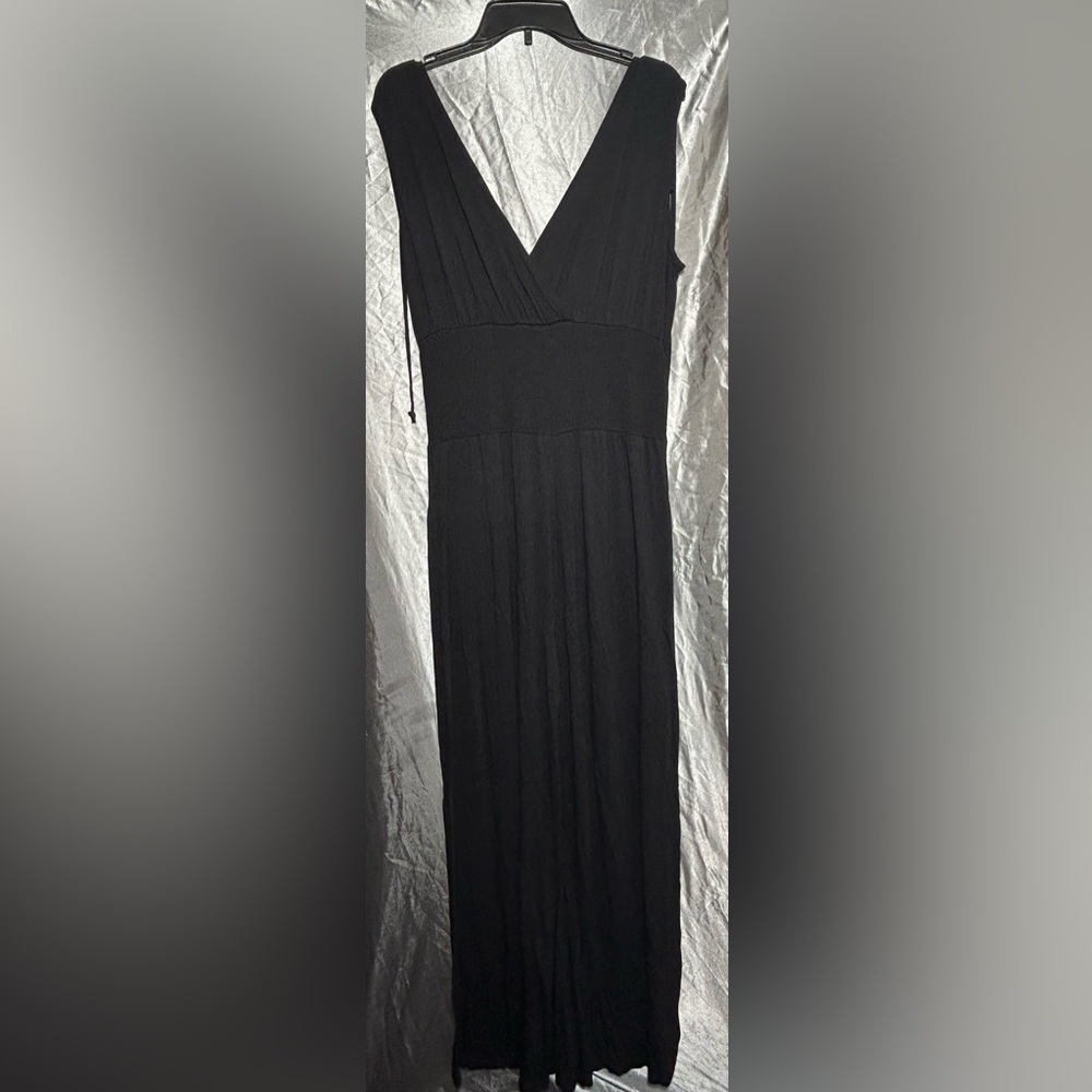 Lascana Sleeveless V-Neck Pantsuit, XL size 40width 
Dress up or go casual! - Picture 3 of 7